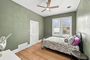 311 N Pendell Ave, Cleburne, TX 76033 - Photo 18