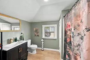 311 N Pendell Ave, Cleburne, TX 76033 - Photo 20
