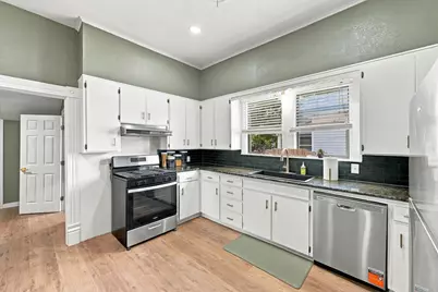 311 N Pendell Avenue, Cleburne, TX 76033 - Photo 8