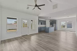 182 Brookview Dr, Bridgeport, TX 76426 - Photo 4