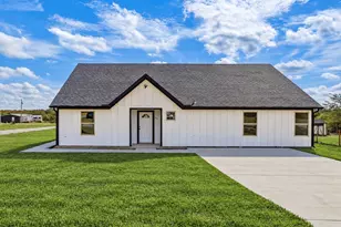 182 Brookview Dr, Bridgeport, TX 76426 - Photo 1
