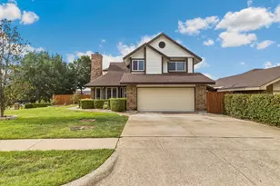 4357 Ashley Ln, Grand Prairie, TX 75052 - Photo 4