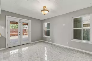 4357 Ashley Ln, Grand Prairie, TX 75052 - Photo 16