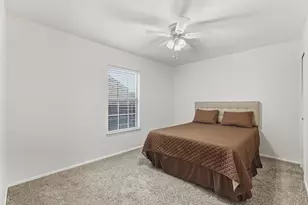 1705 Sandy Point Ct, Arlington, TX 76018 - Photo 26