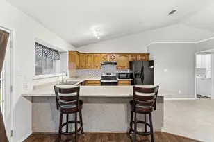 1705 Sandy Point Ct, Arlington, TX 76018 - Photo 16