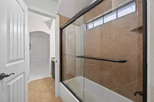 6947 Seabreeze Dr, Grand Prairie, TX 75054 - Photo 32