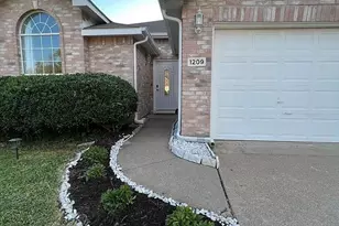 1209 Mill Spring Dr, Garland, TX 75040 - Photo 2