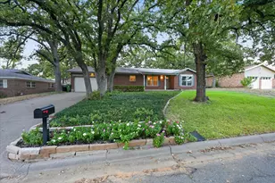 844 Woodcrest Dr, Hurst, TX 76053 - Photo 1