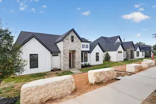1656 W Wintergreen Rd, Lancaster, TX 75134 - Photo 2