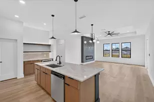 1656 W Wintergreen Rd, Lancaster, TX 75134 - Photo 14