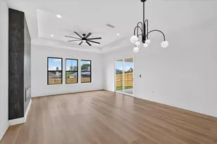 1656 W Wintergreen Rd, Lancaster, TX 75134 - Photo 8