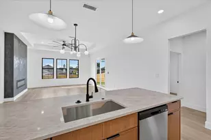 1656 W Wintergreen Rd, Lancaster, TX 75134 - Photo 14