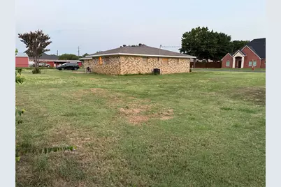 1729 Vicky Lane, Grand Prairie, TX 75052 - Photo 4