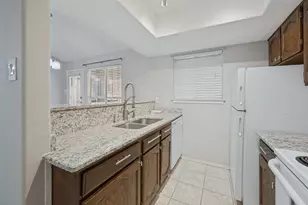 256 Jefferson Pkwy, Fort Worth, TX 76107 - Photo 10