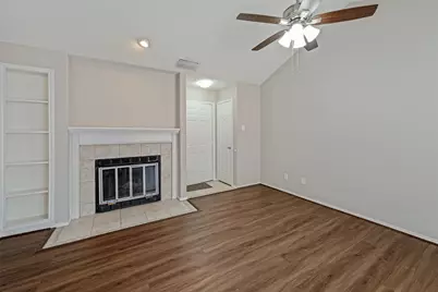 256 Jefferson Parkway, Fort Worth, TX 76107 - Photo 2