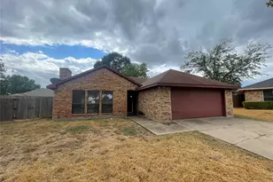 504 W Jay Ct, DeSoto, TX 75115 - Photo 1