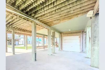 2009 Lakeview, Crystal Beach, TX 77650 - Photo 4
