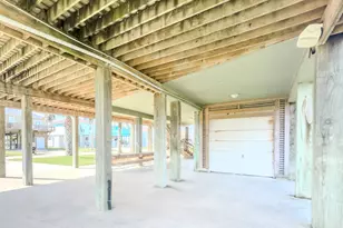 2009 Lakeview, Crystal Beach, TX 77650 - Photo 4