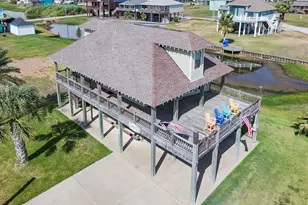 2009 Lakeview, Crystal Beach, TX 77650 - Photo 2