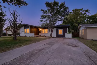 3831 Vanette Lane, Dallas, TX 75216 - Photo 2