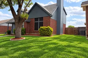 4028 O B Crowe Dr, Dallas, TX 75227 - Photo 2