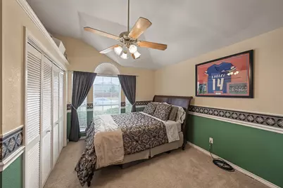 2722 Kingswood Boulevard, Grand Prairie, TX 75052 - Photo 16