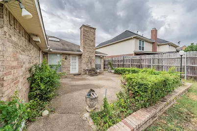 2722 Kingswood Boulevard, Grand Prairie, TX 75052 - Photo 20