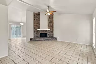 125 Rustic Ridge Dr, Garland, TX 75040 - Photo 2