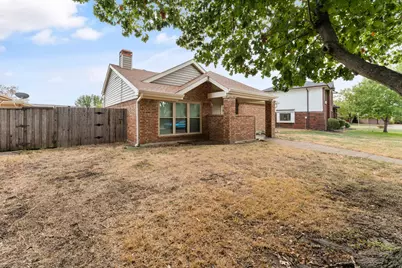 726 Brittany Drive, Mesquite, TX 75150 - Photo 2