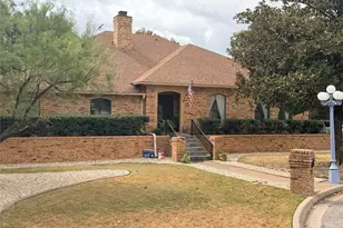 6801 Bellaire Ct S, Benbrook, TX 76132 - Photo 2