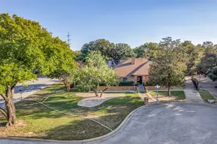 6801 Bellaire Ct S, Benbrook, TX 76132 - Photo 32