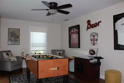420 E Franklin Street, Grapevine, TX 76051 - Photo 2