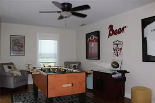 420 E Franklin St, Grapevine, TX 76051 - Photo 2