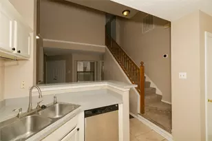 2083 Sundance Ct, Lewisville, TX 75067 - Photo 10