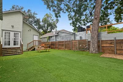 223 W 8th Street, Dallas, TX 75208 - Photo 28