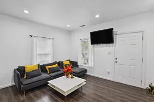 223 W Eighth St, Dallas, TX 75208 - Photo 2