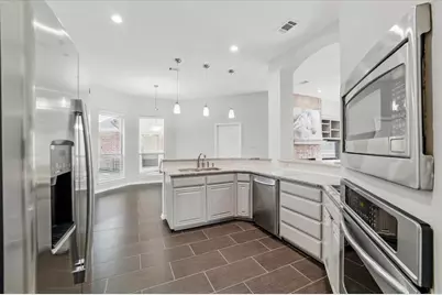 3402 Blue Forest Drive, Arlington, TX 76001 - Photo 12