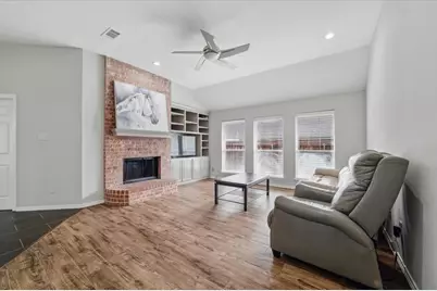 3402 Blue Forest Drive, Arlington, TX 76001 - Photo 4