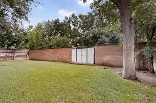 2008 Turf Club Dr, Arlington, TX 76017 - Photo 38