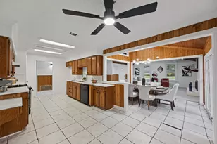 1882 Hillcrest Dr, Lewisville, TX 75077 - Photo 10