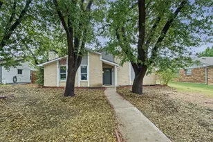 1882 Hillcrest Dr, Lewisville, TX 75077 - Photo 2