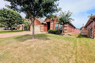 2221 Cavalry Dr, Fort Worth, TX 76177 - Photo 2