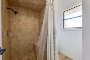 8105 Ravenswood Rd, Granbury, TX 76049 - Photo 14