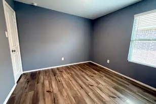1012 Lady Bird St, Ennis, TX 75119 - Photo 8