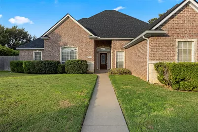706 Meadowview, Cleburne, TX 76033 - Photo 2