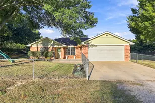 304 Sage Trail, Springtown, TX 76082 - Photo 1