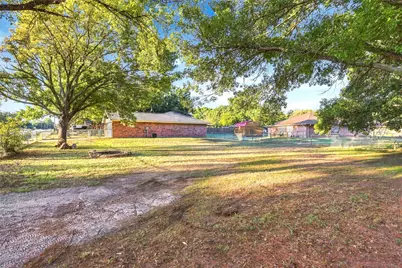 304 Sage Trail, Springtown, TX 76082 - Photo 24