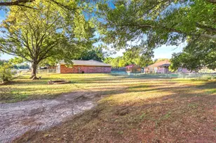 304 Sage Trail, Springtown, TX 76082 - Photo 24