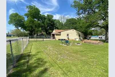 1115 S 6th Street, Bonham, TX 75418 - Photo 18