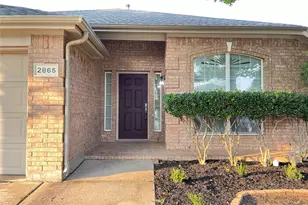 2865 Spotted Owl Dr, Fort Worth, TX 76244 - Photo 2